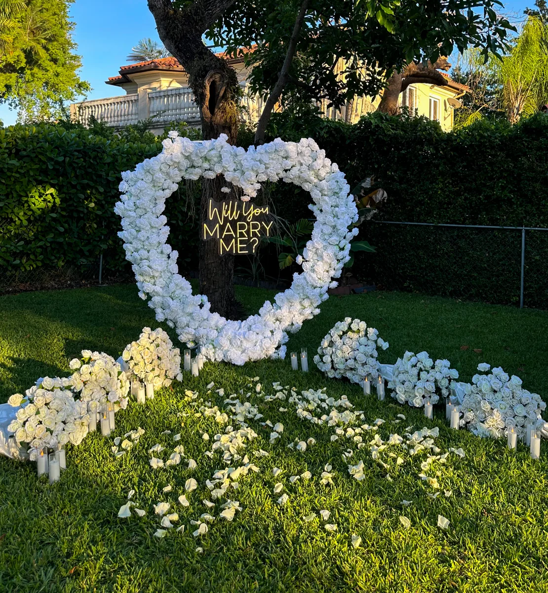 The Elegant Heart Experience decoration by Yes Miami.