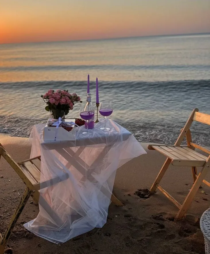 The Cozy Romance Experience decoration by YES Miami